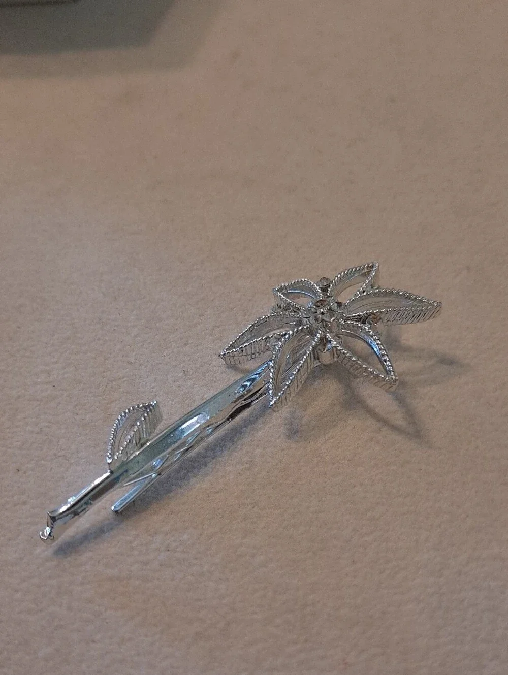 Silver Floral Metal Hair Clip - Elegant Women’s Accessory